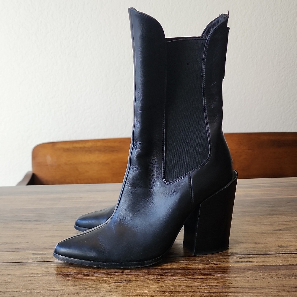 FRAME Le Manhattan Pointed Toe Chelsea Boot in black leather 37.5 7.5